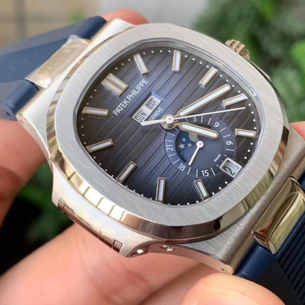 Patek Philippe Nautilus Annual Calendar 5726 Series - Image 3